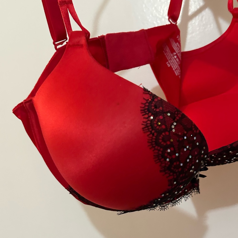 Victoria’s Secret Miraculous Plunge Bra 34D - Picture 3 of 6